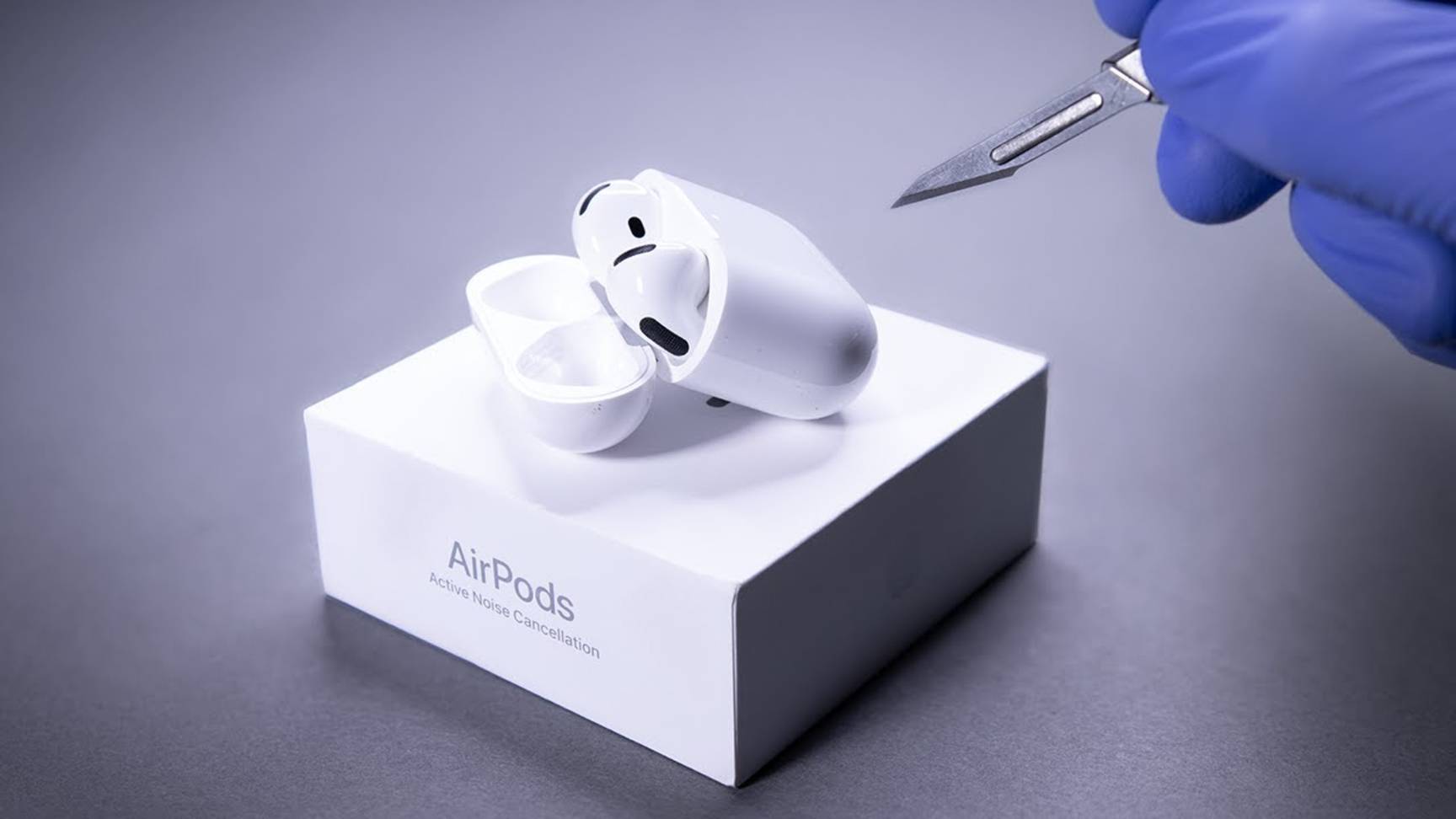 Распаковка AirPods 4 с активным шумоподавлением