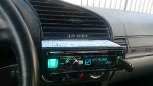 Alpine CDE-195BT crossover