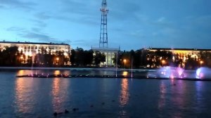 Светомузыкальный фонтан в Минске. Похоже усовершенствовали софт в лучшую сторону