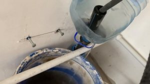 Отогреваю замерзшую трубу из скважины