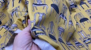 Хлопок  горчичного цвета с принтом  стулья 14131