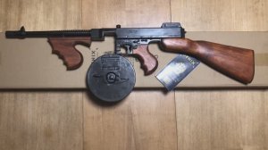 Автомат Томпсона 1928 года, Thompson automatic submachine gun M1928, USA 1918, Denix 1092
