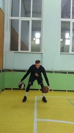 Переводы двумя мячами один по верху один по низу в левую сторону Aleksandr00