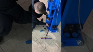 Ставим подъёмник Sivik ПГА-4200 Е в автосервисе