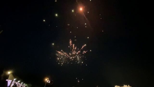 Яхра фонтаны и высотка смотреть онлайн