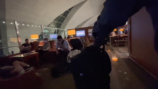 🇦🇪 Walking Inside Emirates Business Class lounge Dubai #emirates #walking #dubai #walkingaround смотреть онлайн