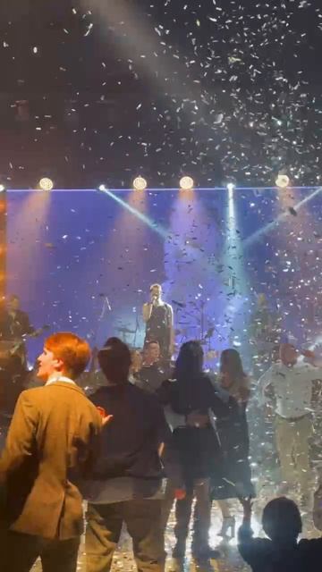 конфетти бластеры на корпоратив смотреть онлайн