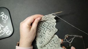 Широкие зубцы для платка. Начало вязания