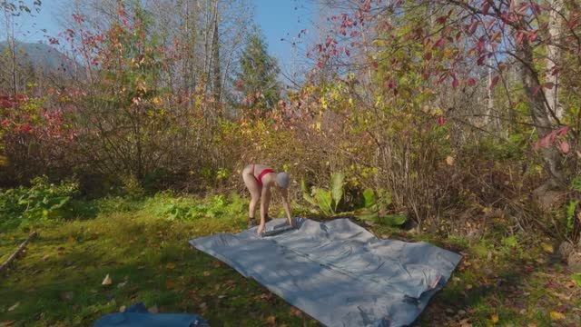 Одна в лесу смотреть онлайн