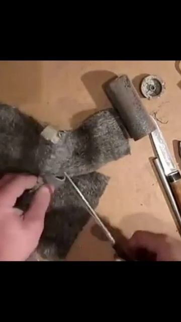 Как поменять мех на малярном валике