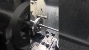 Универсальный хомут для работы в центрах на токарном станке.