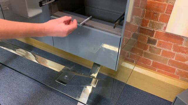 Frank Olsen 'Intelligent Furniture' Finishing touches Video смотреть онлайн