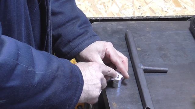 Обтяжка пуговиц для каретной стяжки. Простой способ, без пресса смотреть онлайн