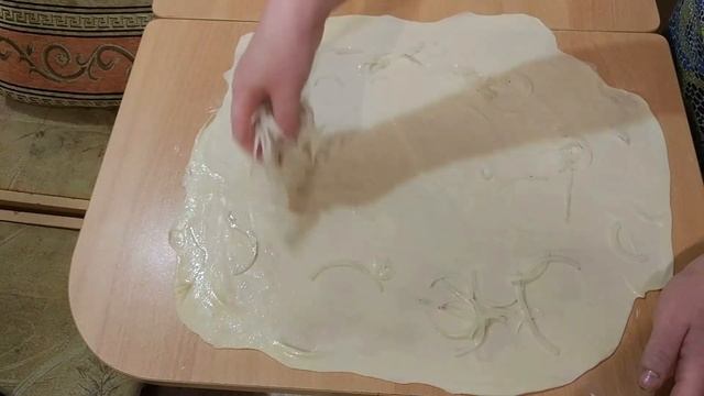 Как быстро приготовить Фатир на сковороде: узбекскую слоёную луковую лепешку смотреть онлайн