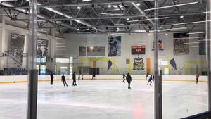 ТЦ «Город Косино» огромная ледовая площадка! Наверное самая большая в торговых центрах.