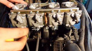 Yamaha XJ600 Seca II - Carb Install