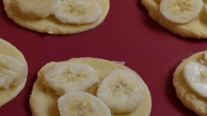 Слойки с бананом