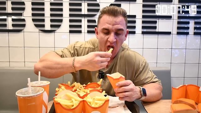 СЪЕШЬ 20 КАРТОШЕК ФРИ ЗА РАЗ. Вкусно и Точка. Фудчеллендж. Мукбанг. Еда.