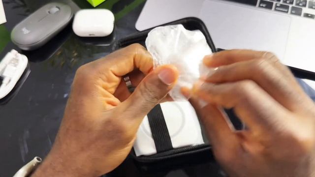 3-IN-1 travel charger for Apple Watch, iPhone and AirPods Unboxing and review.