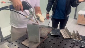 Ручной лазерный сварочный аппарат мощностью 2500 Вт для сварки алюминиевой батареи толщиной 1,5 мм