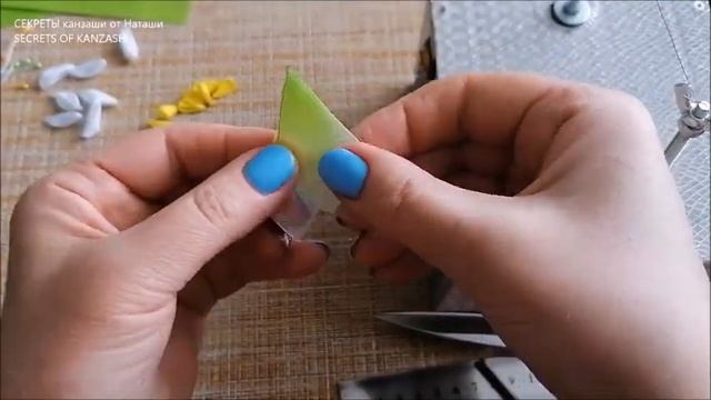 Yellow and green - that's what you need for the summer! Two ideas for bows with kanzashi flowers смотреть онлайн