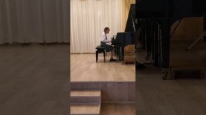 Овчинникова Елизавета - 1.И. С. Бах " Менуэт" соль минор 2. В. Рейман "Грустная песенка"
