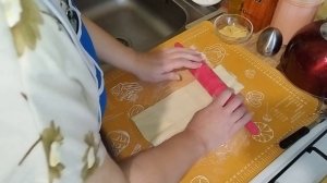 Вафли из слоеного теста с начинкой - прекрасный завтрак в субботу)!