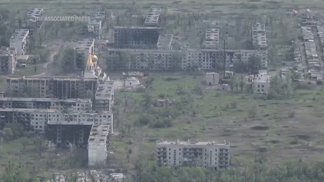 Так сейчас выглядит Часов Яр. Город полностью разрушен.
