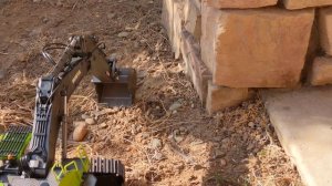 Huina 1593 22 Channel RC Excavator 1:14 strong arm Metal Bucket - 2021 Model