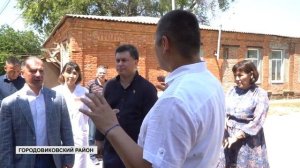 Глава Калмыкии обсудил социальные вопросы Городовиковского района с жителями