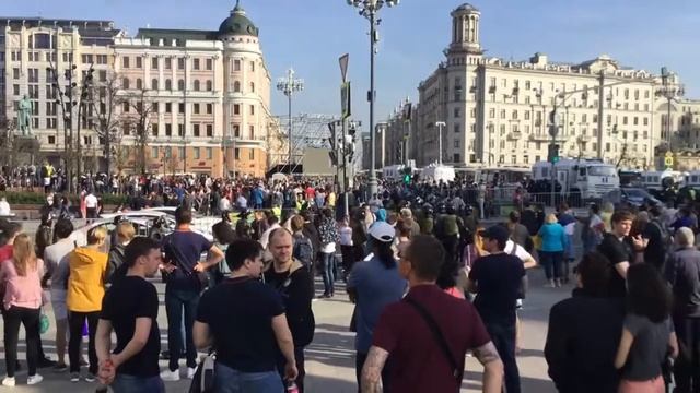 Пушкинская площадь, 5 мая, 16-50 смотреть онлайн