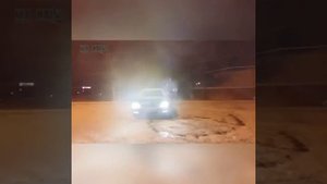 Крутит бублики Mercedes-Benz S-klasse (W221) Мерседес S 221 500 4 матик дрифт