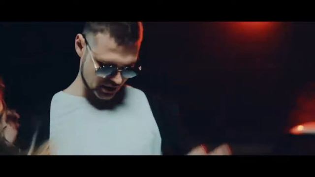 Зомб - даже не половина смотреть онлайн