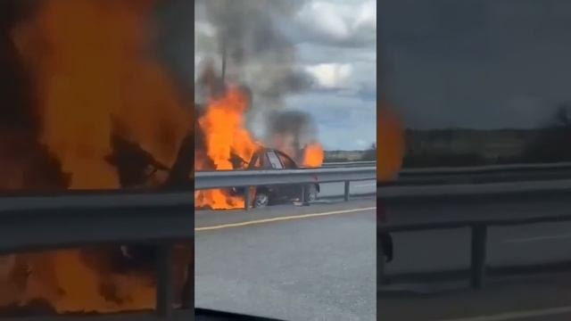 Спасение водителя из горящего автомобиля