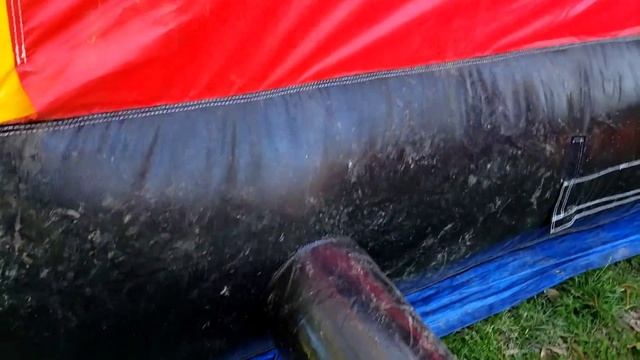 Cleaning the Bounce House Combo Using A Pump Sprayer / Bounce House Business смотреть онлайн