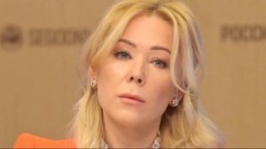 Солист группы «Щенки» вышел на сцену в одном носке в Петербурге