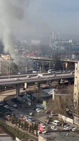 Кадры горящего пассажирского поезда на Темерницком мосту. В движении. 🔥