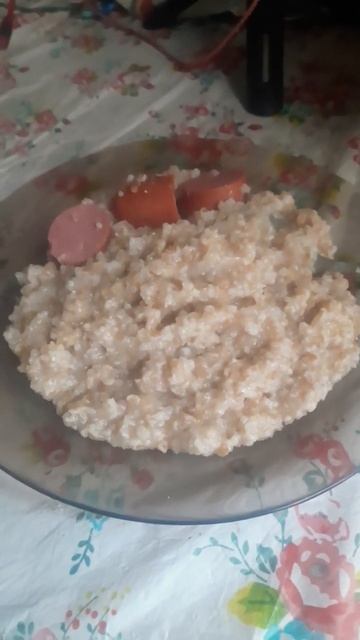 Пшенная кашка с колбасками на завтрак ням, ням😉 #shorts#завтрак#врекомендации смотреть онлайн