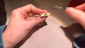 КАК ОТКРЫТЬ ЗАМОК СКРЕПКОЙ С БОЛЕЕ И МЕНЕЕ АДЕКВАТНЫМ ОБЪЯСНЕНИЕМ, 3 минуты и открыт