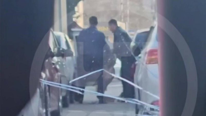 Полиция Сочи прокомментировала видео, на котором мужчину заталкивают в машину