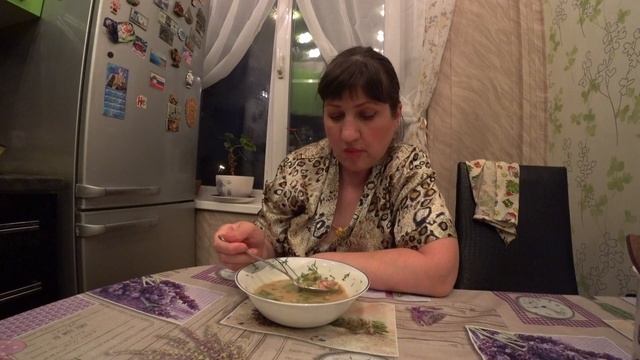 VLOG готовим окрошку/мукбанг/ тревожный звоночек!/розовый вечер