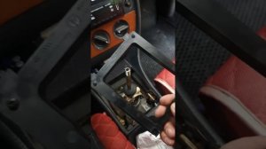Замена чехла рычага КПП на AUDI 100 с4