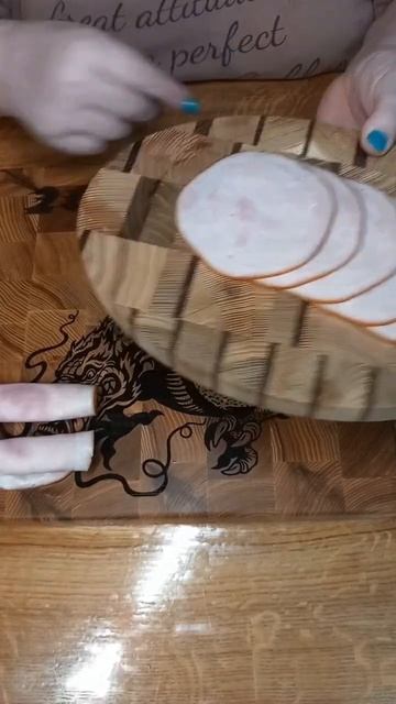 Новогодняя закуска. Мясные рулетики с хреном и сливками.  #горшочеквари #простойрецепт #закуска