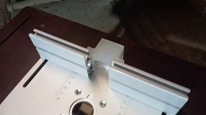 1 ч. -  Фрезерный стол-верстак с лифтом для фрезера  -  в сборе с пластиной с алиэкспресс.