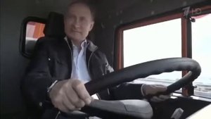 я гоню быстро не подъедешь близко