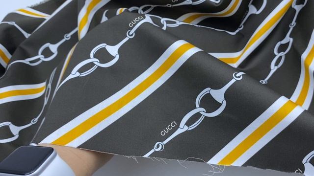 Хлопок   коричневого цвета с принтом  жёлтые диагональные полосы 14141