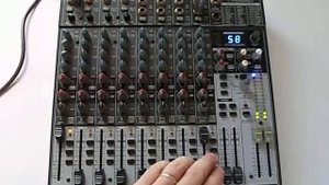 Mesa De Som Behringer Xenyx 1622 fx Console Mixer