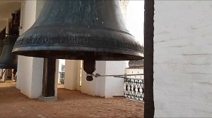 Благовест в колокол Сысой.