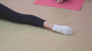 Поперечный шпагат из положения стоя