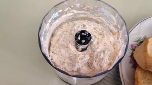 БУТЕРБРОДЫ С НАМАЗКОЙ ИЗ КРАСНОЙ РЫБЫ